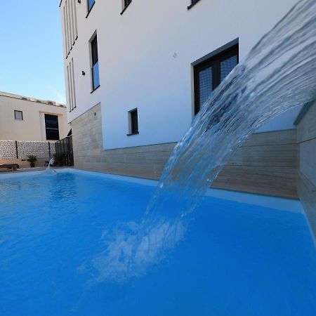 Adastra Apartments Maslenica Bagian luar foto