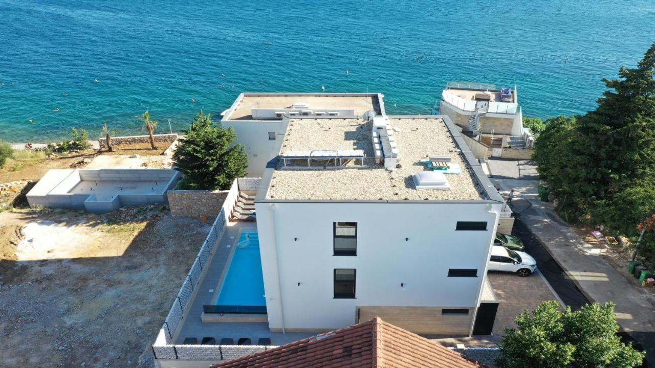 Adastra Apartments Maslenica Bagian luar foto
