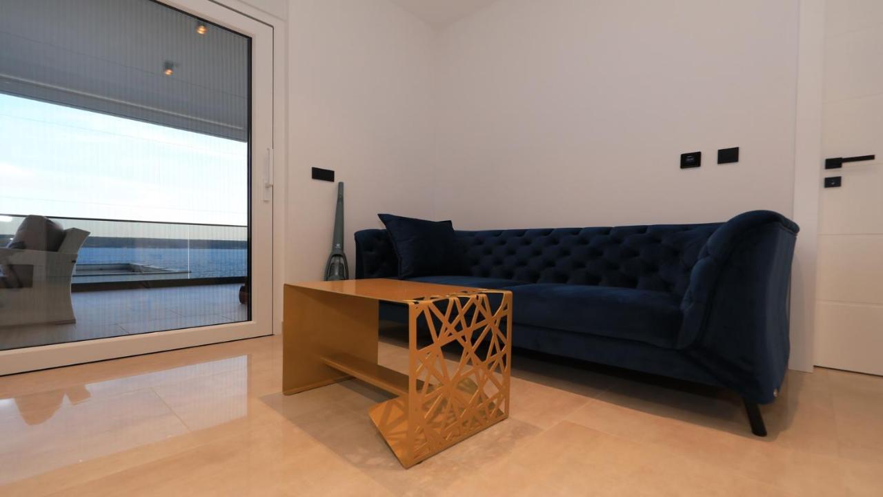 Adastra Apartments Maslenica Bagian luar foto