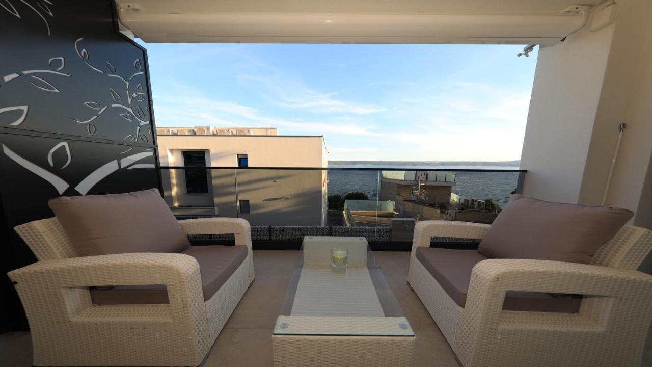 Adastra Apartments Maslenica Bagian luar foto