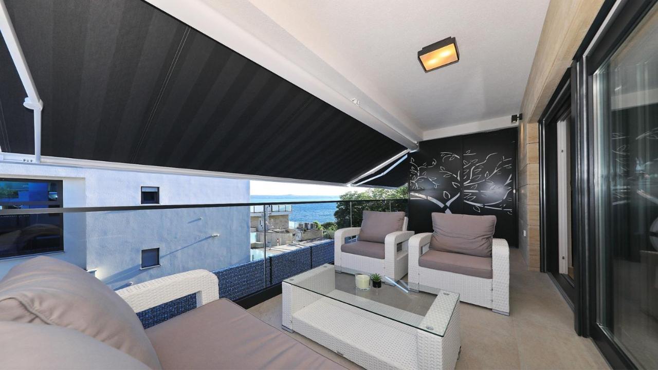 Adastra Apartments Maslenica Bagian luar foto