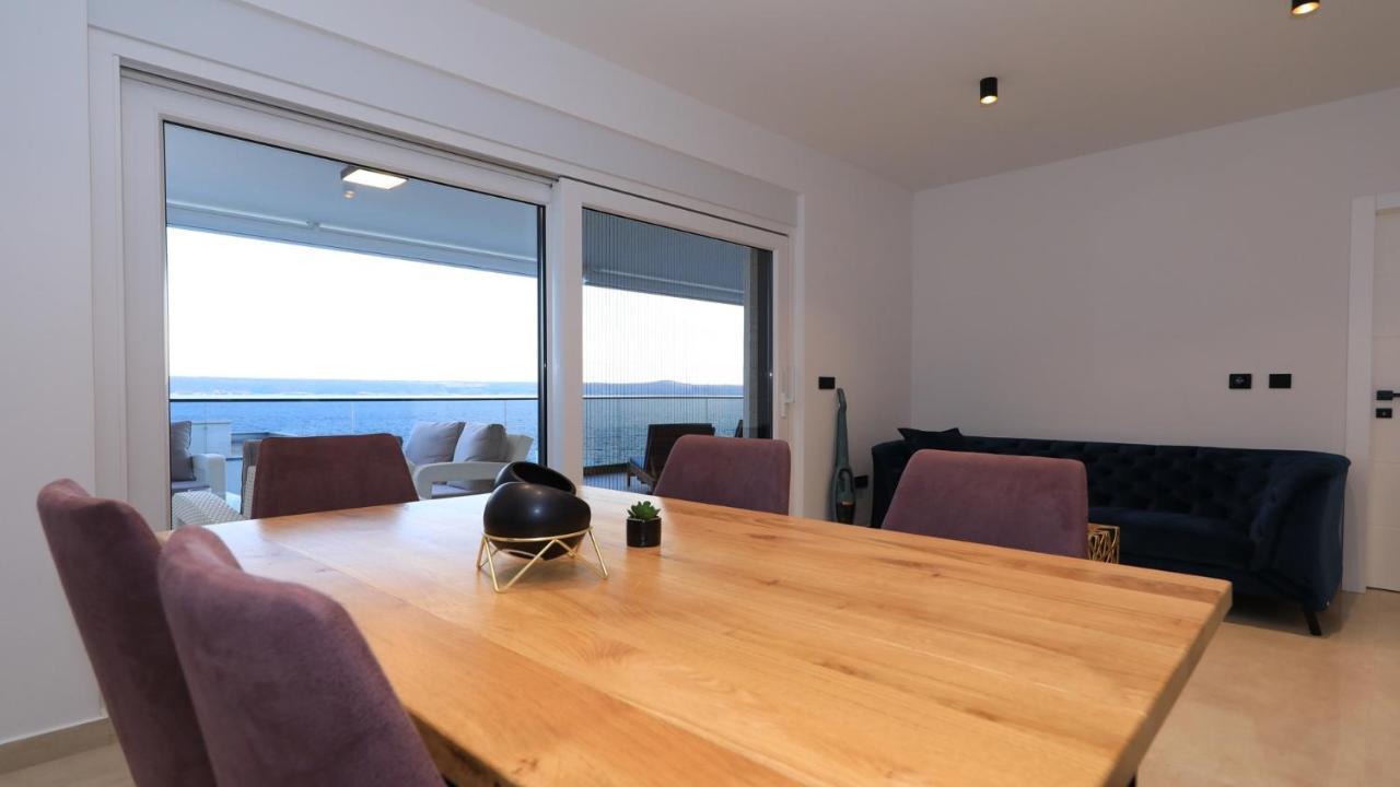 Adastra Apartments Maslenica Bagian luar foto