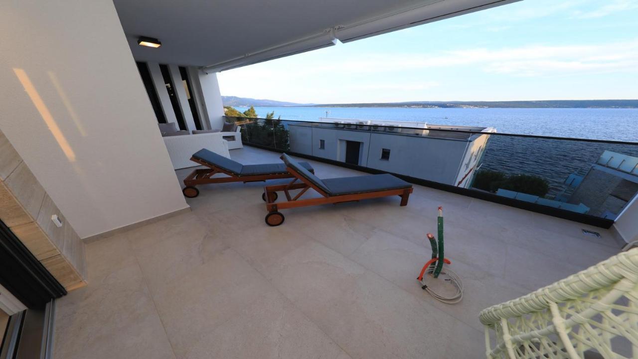 Adastra Apartments Maslenica Bagian luar foto