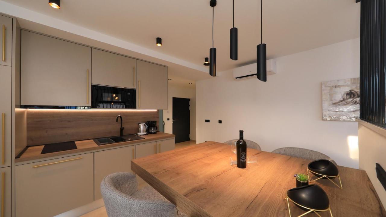 Adastra Apartments Maslenica Bagian luar foto