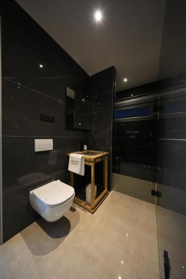 Adastra Apartments Maslenica Bagian luar foto