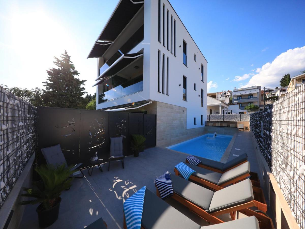 Adastra Apartments Maslenica Bagian luar foto