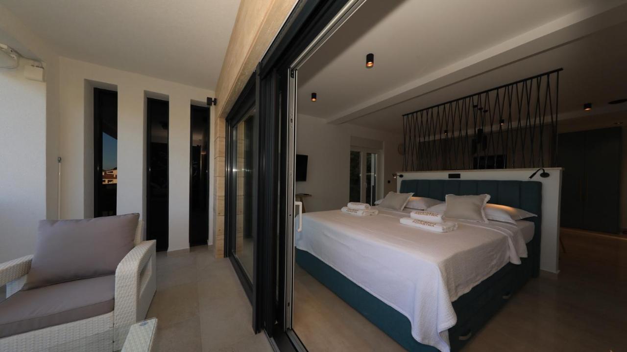 Adastra Apartments Maslenica Bagian luar foto