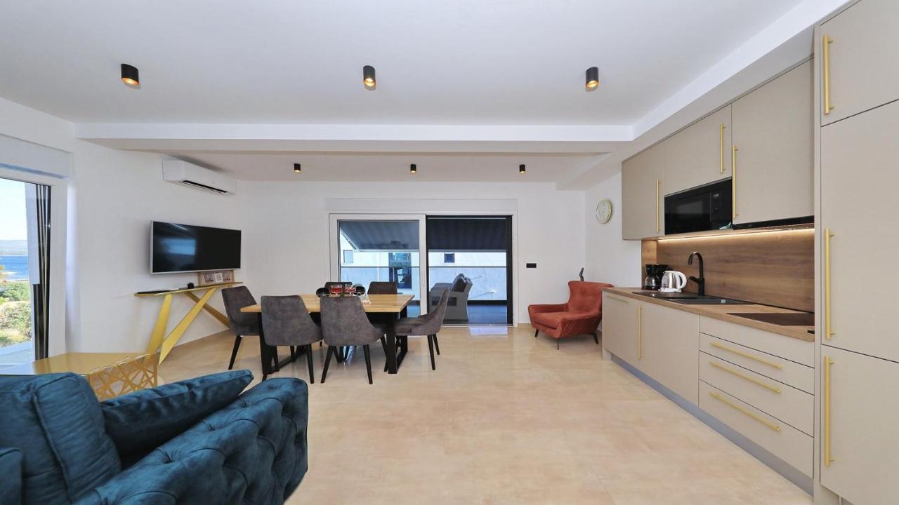 Adastra Apartments Maslenica Bagian luar foto