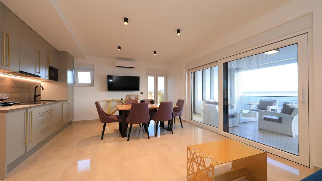 Adastra Apartments Maslenica Bagian luar foto