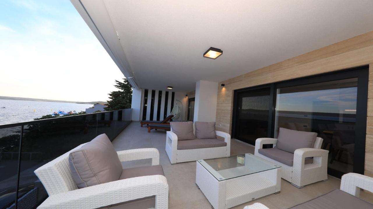 Adastra Apartments Maslenica Bagian luar foto