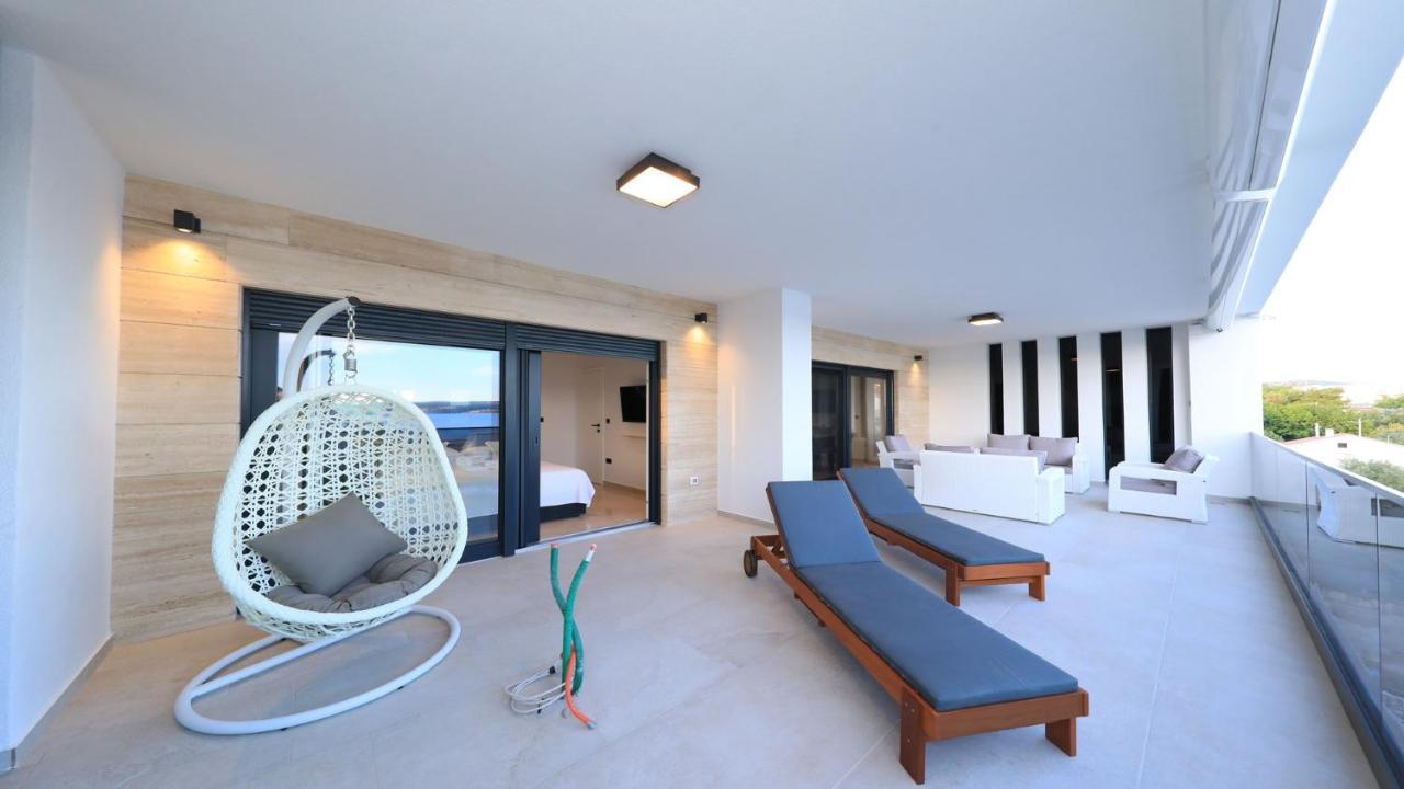 Adastra Apartments Maslenica Bagian luar foto