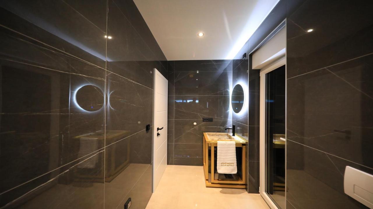 Adastra Apartments Maslenica Bagian luar foto