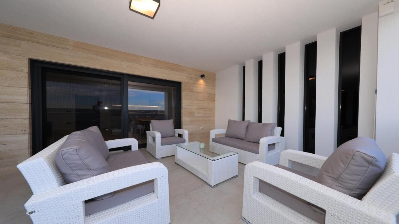 Adastra Apartments Maslenica Bagian luar foto